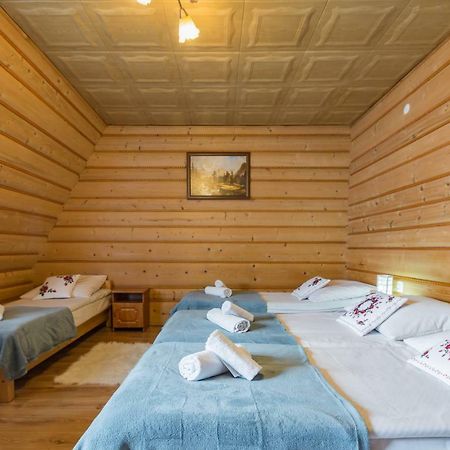 Agrotatry U Stachy Villa บุโควินา ทัตซานสกา ภายนอก รูปภาพ