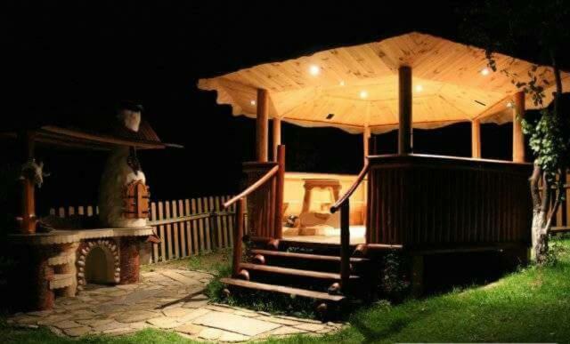 Agrotatry U Stachy Villa บุโควินา ทัตซานสกา ภายนอก รูปภาพ